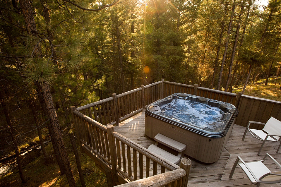 2BR_hot_Tub_960x640